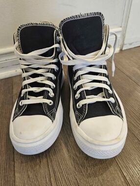 Converse Women's Chuck Taylor All Star Move Sneaker - Size 7